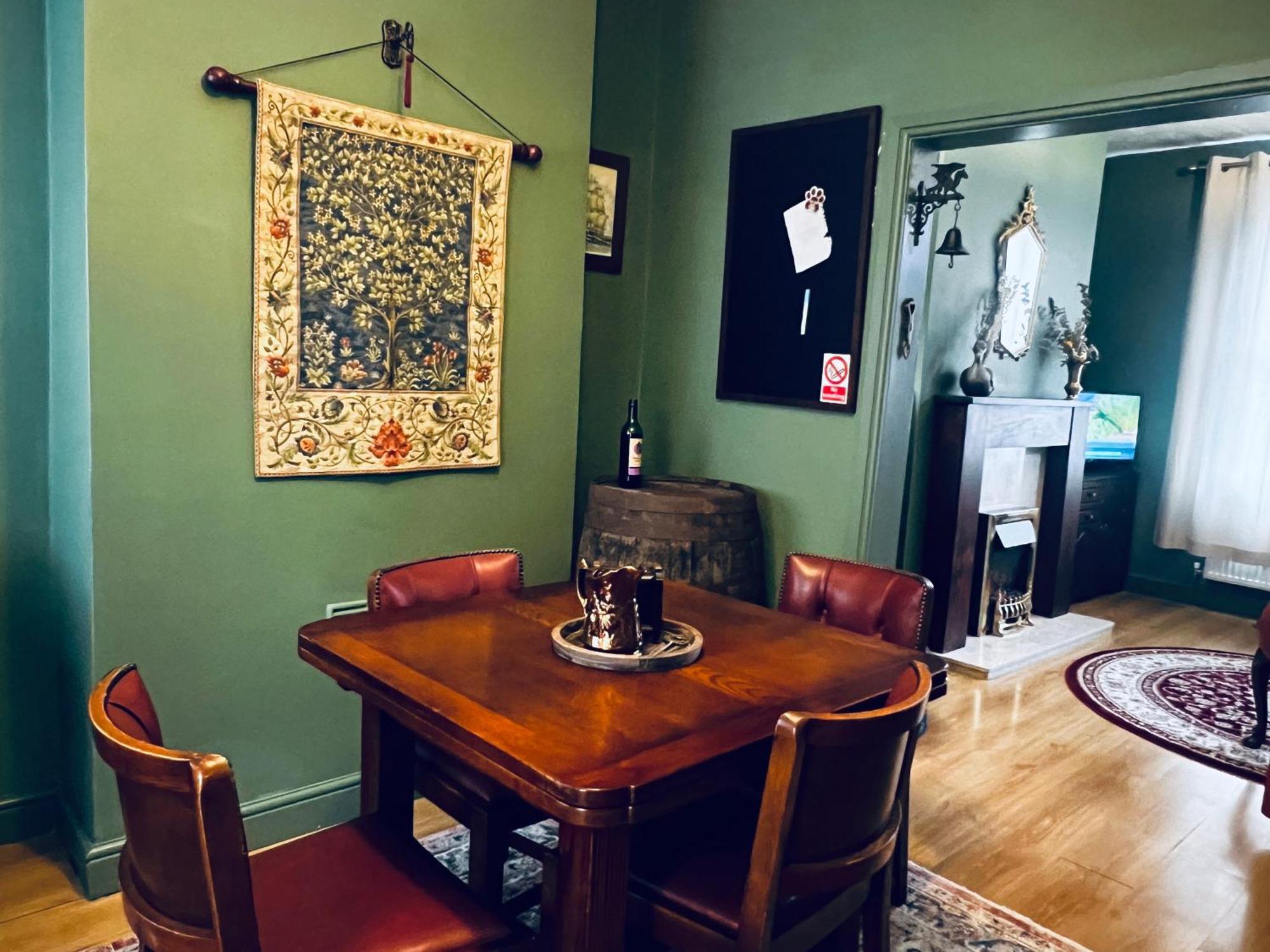 Robin'S Hollow: 2Bd Home Near Wrexham Afc Εξωτερικό φωτογραφία